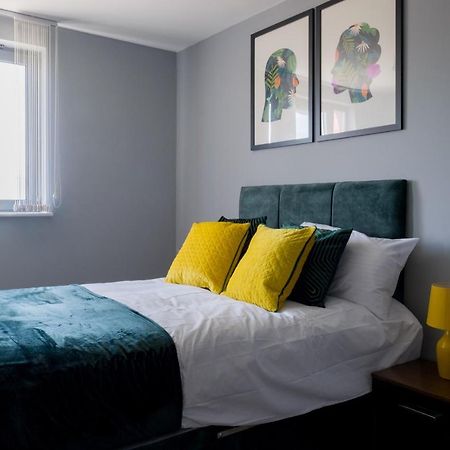 Pahuna Ghar Birmigham City 2 Bedroom Apartment- Short To Mid Term Let-Free Secure Parking Birmingham Exterior photo