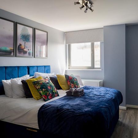 Pahuna Ghar Birmigham City 2 Bedroom Apartment- Short To Mid Term Let-Free Secure Parking Birmingham Exterior photo
